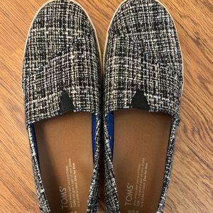 Tom’s Slip-Ons (Women’s) - Like new!